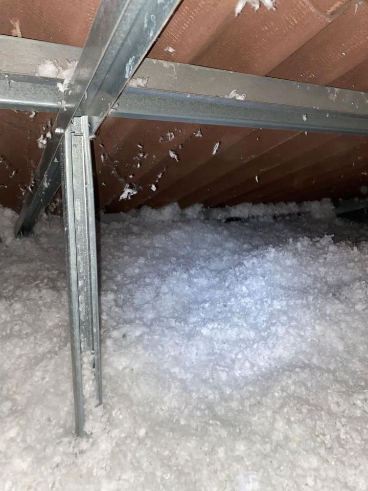 Aislamiento de buhardilla en vivienda unifamiliar